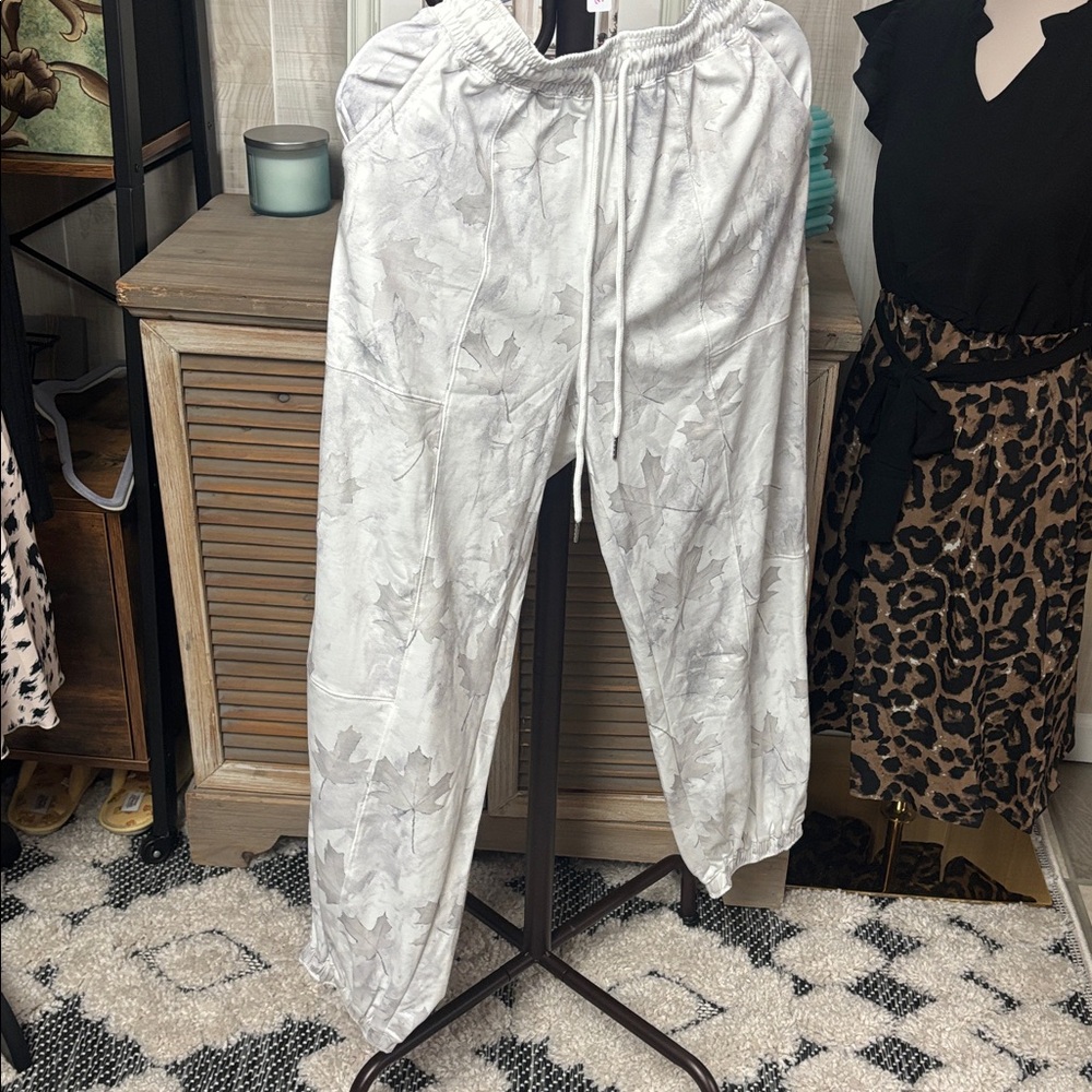 B350 Camo Print Baggy Drawstring Jogger Sweatpants - Picture 3 of 3